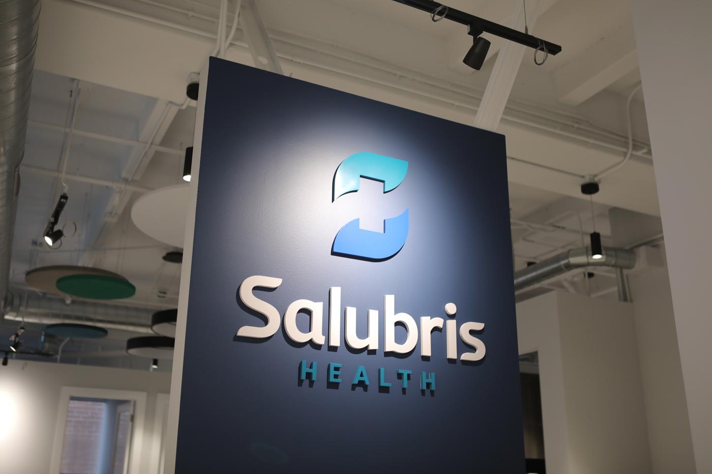 Salubris Logo Office Flag